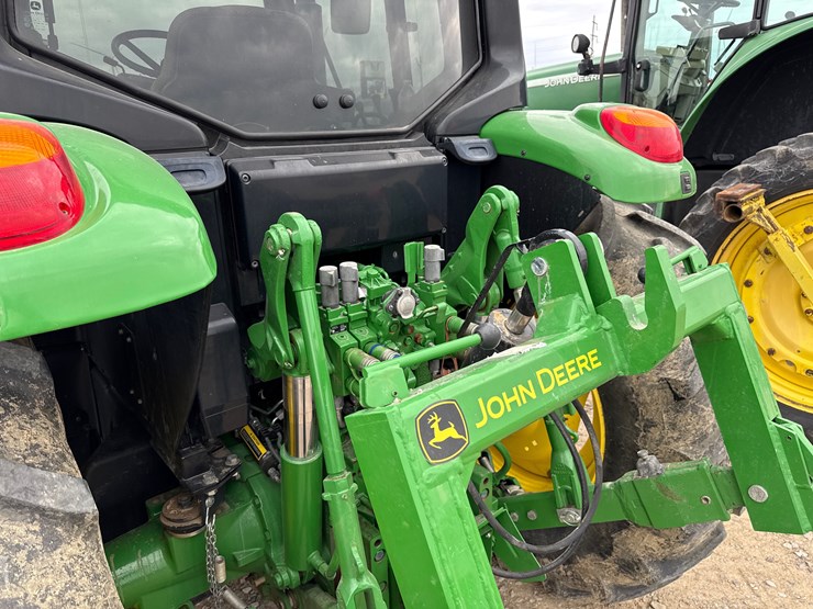 2023-john-deere-6120m-image-27