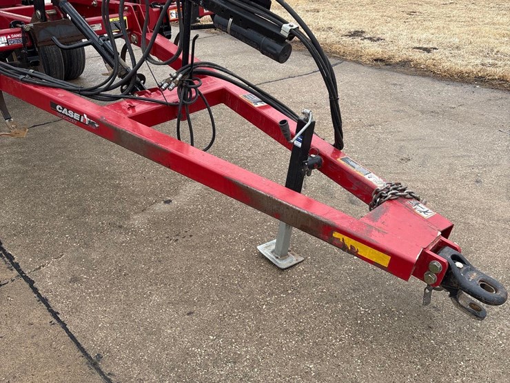 2011-case-ih-200-image-3