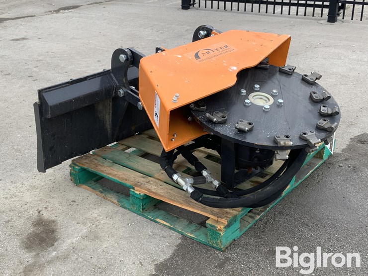 2025-massey-ferguson-730-image-3