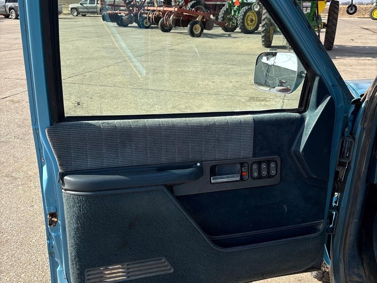 1994-chevrolet-silverado-1500-image-41