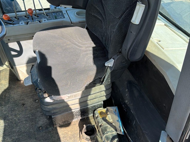 1990-versatile-946-image-66