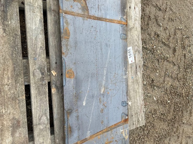 skidsteer-universal-adapter-plate-image-1