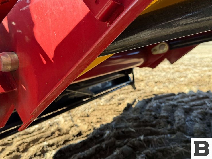 2025-case-ih-8260-image-18