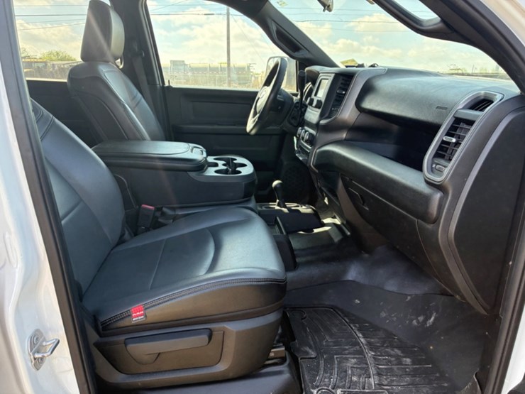 2022-dodge-2500-image-6