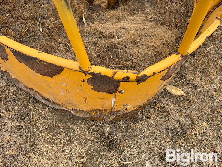 sioux-hanging-bale-feeder-image-11