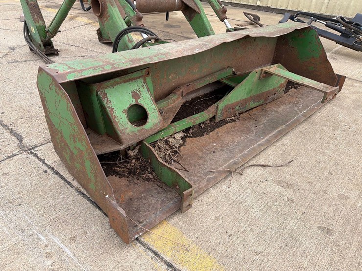 john-deere-148-image-11