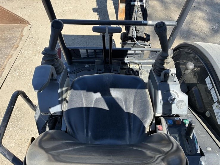 2024-deere-26-p-tier-image-17