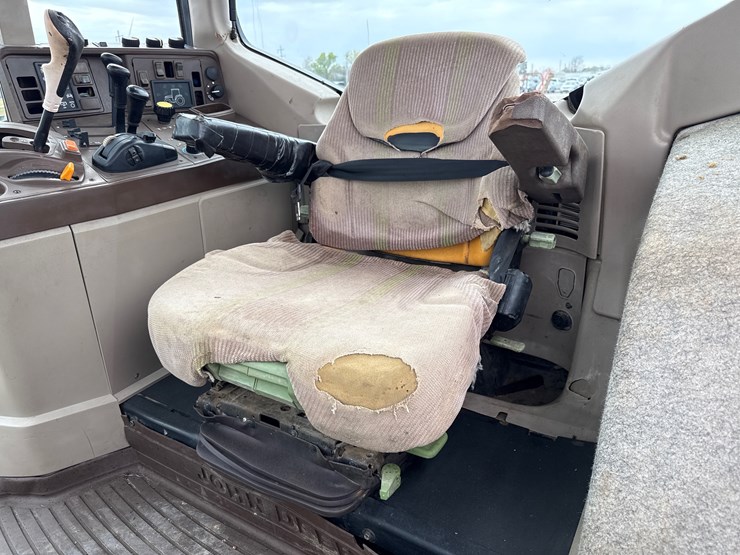 john-deere-7420-image-35