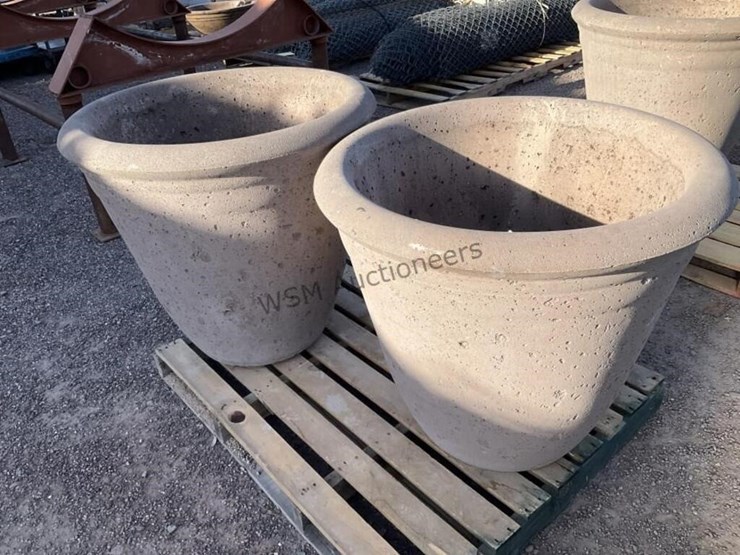 (2)-concrete-pots-image-4