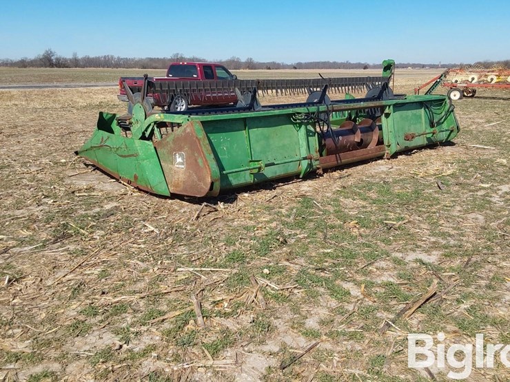 1982-john-deere-220-image-7