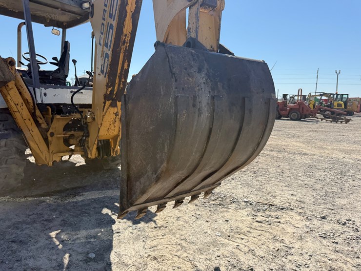 new-holland-555e-image-5