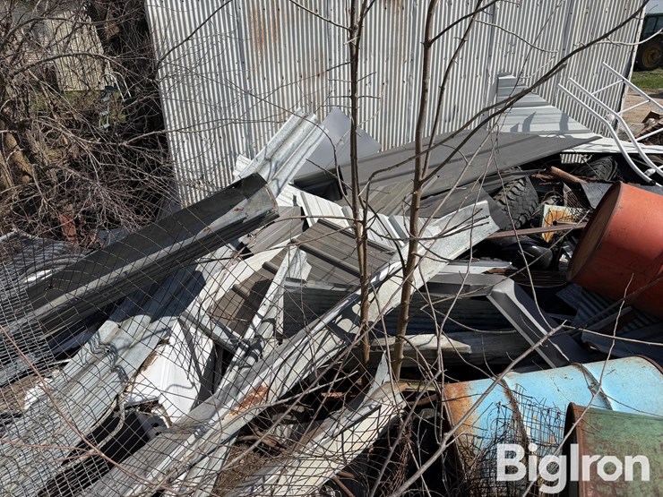 farm-scrap-metal-pile-image-11