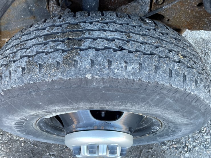 2005-chevrolet-3500-image-17