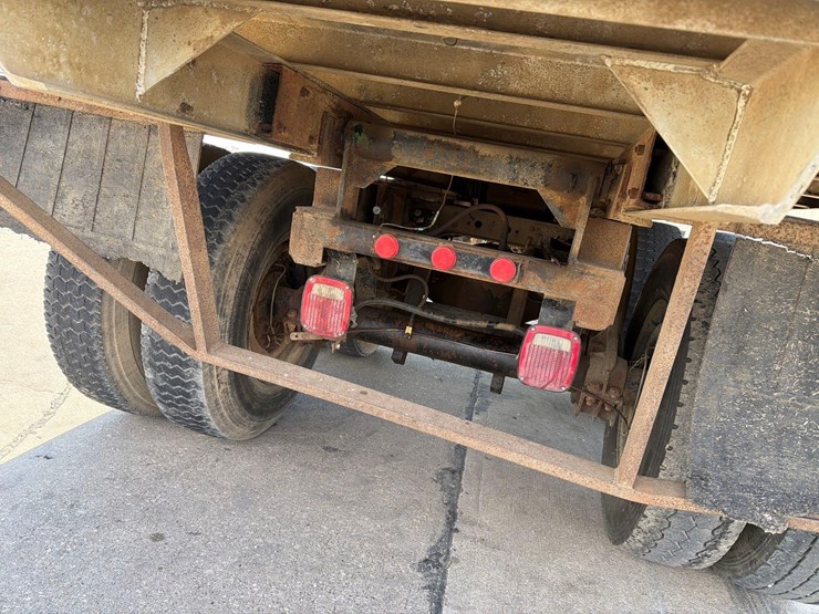 1990-international-4900-image-31