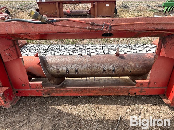 international-810-image-17