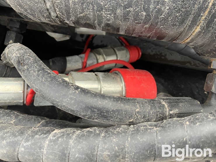 2025-massey-ferguson-730-image-13