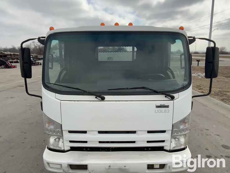 2013-isuzu-nrr-image-10