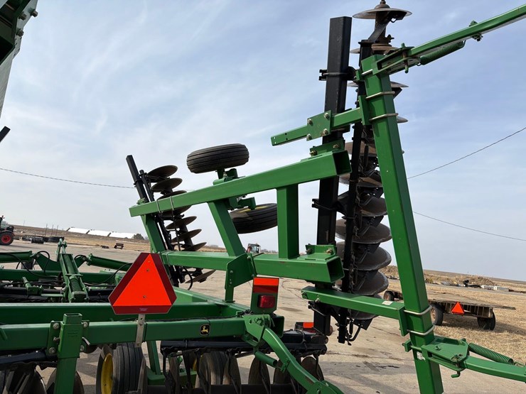 john-deere-637-image-32