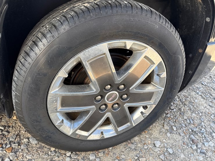 2011-gmc-acadia-image-11