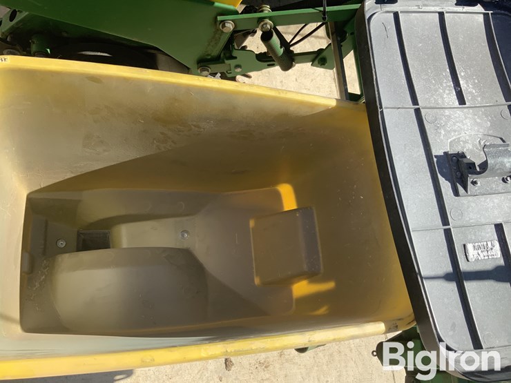 john-deere-1700-image-11