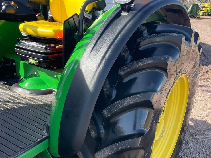 2017-john-deere-5085m-image-19