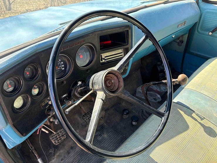 1977-chevrolet-custom-deluxe-image-34