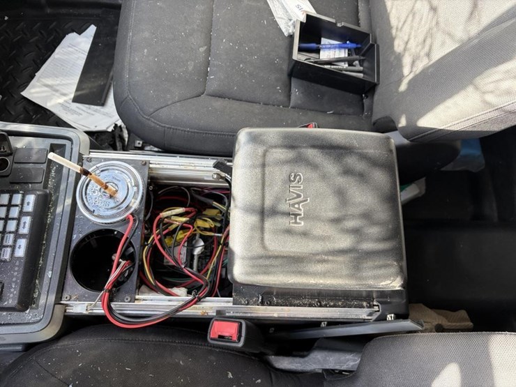 2022-ford-explorer-image-15