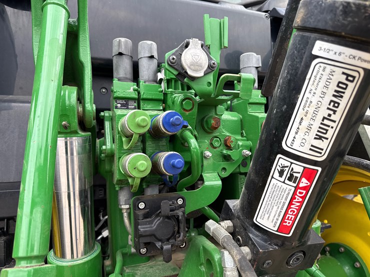 2023-john-deere-6120m-image-9