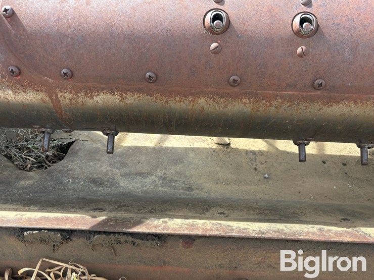 international-810-image-13