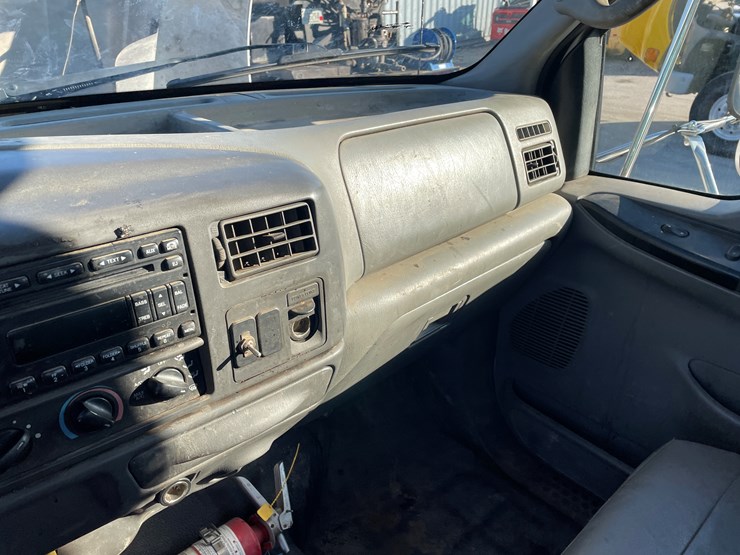 2009-ford-f750-xlt-image-35