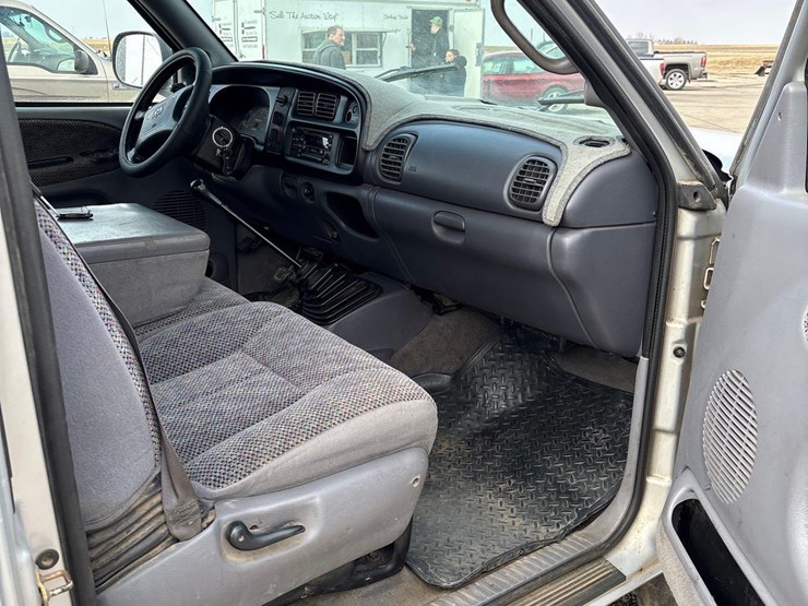 2001-dodge-ram-2500-image-38