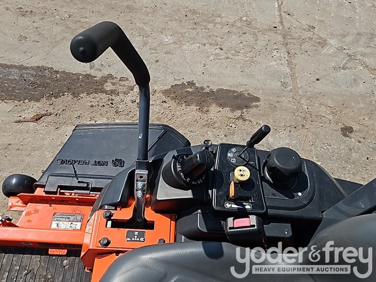 2024-kubota-z232-image-14
