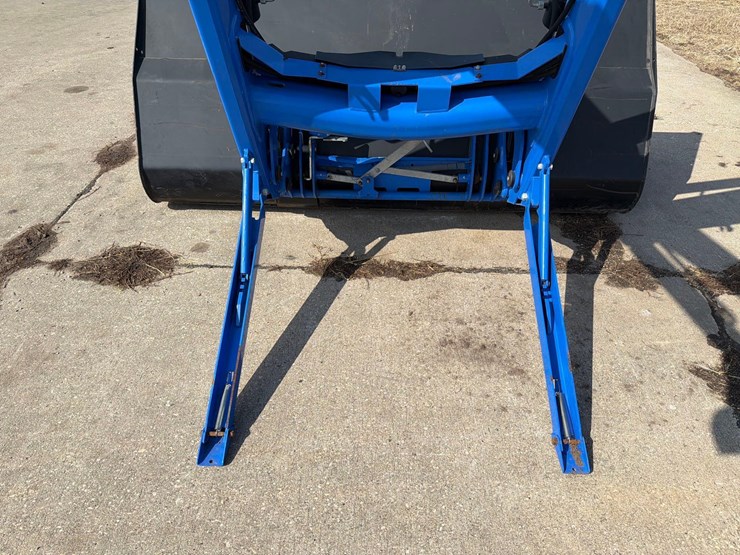 2013-new-holland-855tl-image-19