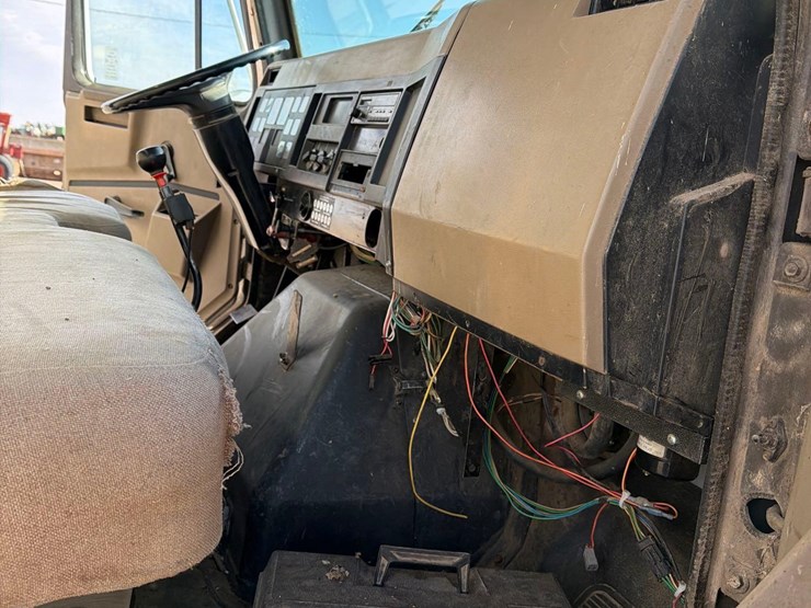 1990-international-4900-image-48