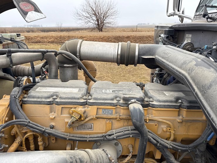 2016-peterbilt-389-image-109