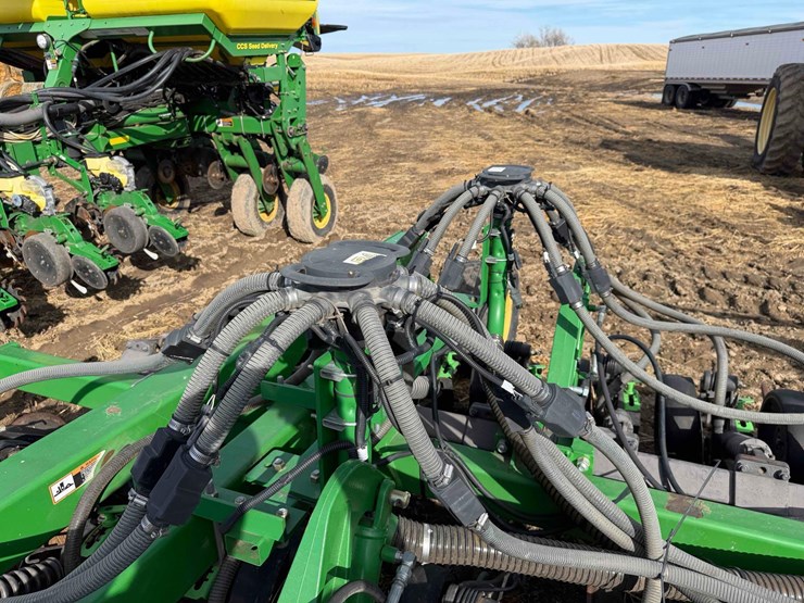 2011-john-deere-1890-image-17