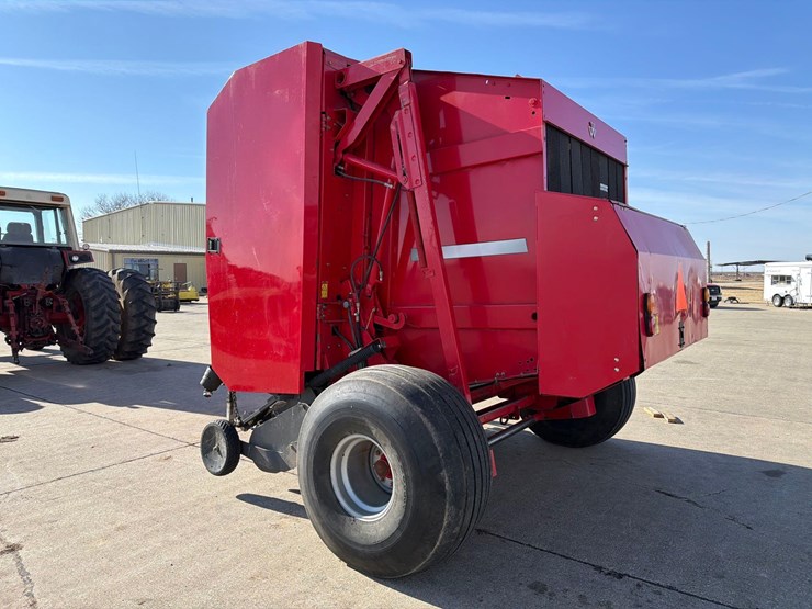 massey-ferguson-2856a-image-5