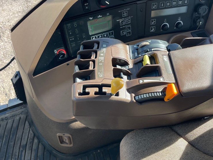 2004-john-deere-8120-image-33