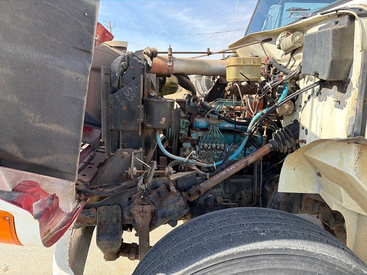 1990-international-4900-image-55