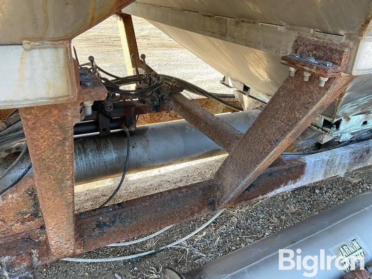 2013-adams-dry-fertilizer-tender-image-13