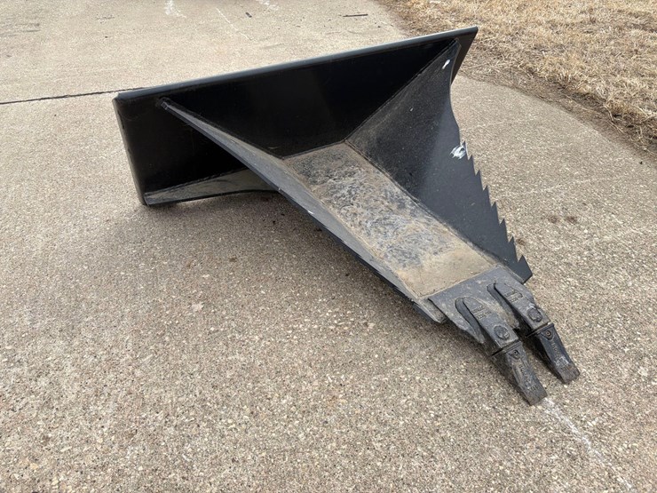 heavy-duty-skidloader-tree-spade-image-1