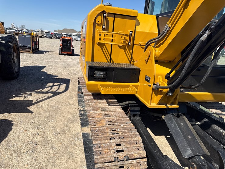 2017-caterpillar-305.5e2-image-14