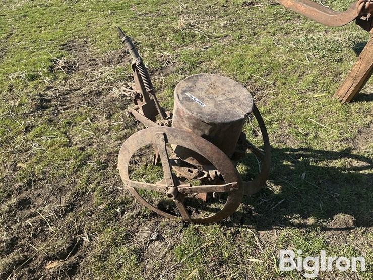 1-row-planter-image-5