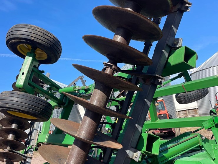 2005-john-deere-637-image-8