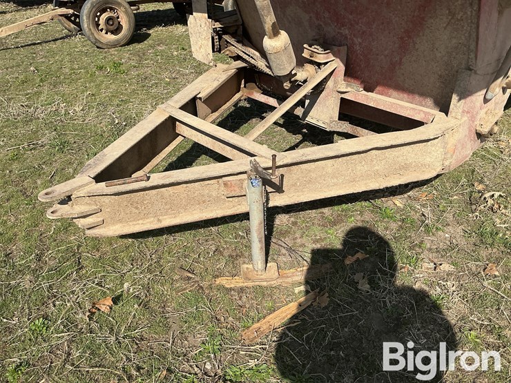 kelly-ryan-feed-wagon-image-18