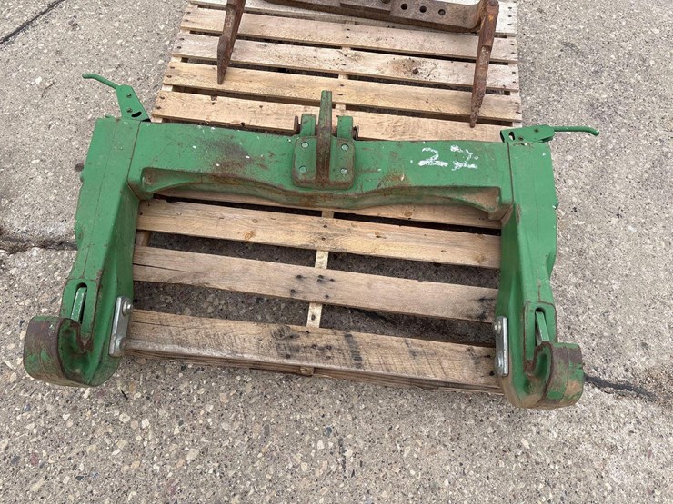 john-deere-3-point-quick-hitch-image-1