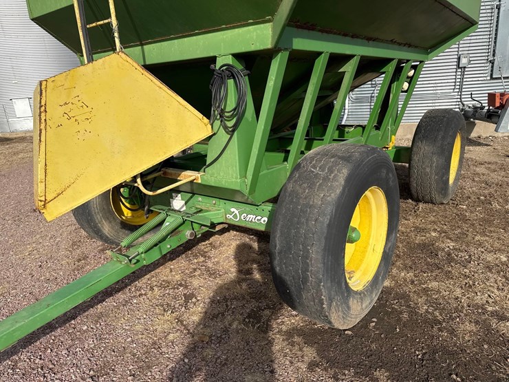 demco-365bu-gravity-wagon-w/-seed-auger-image-13