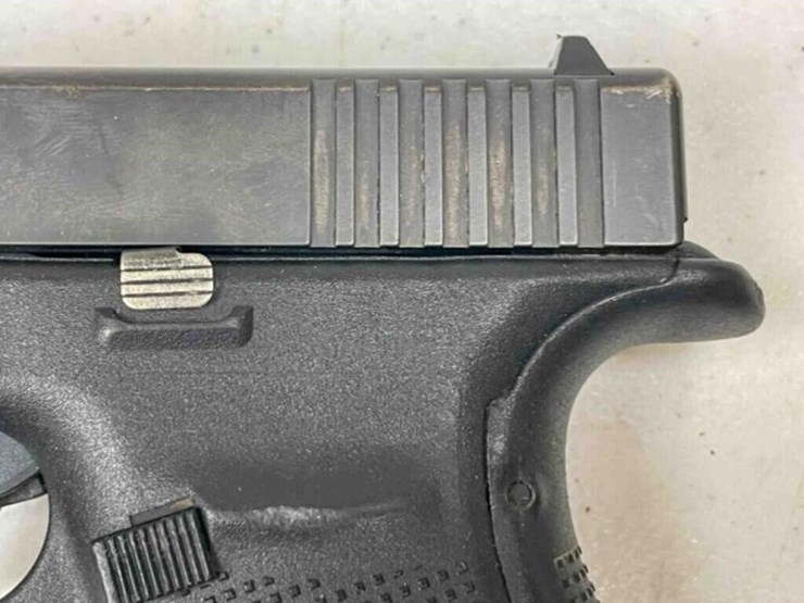 glock-pistol-image-10