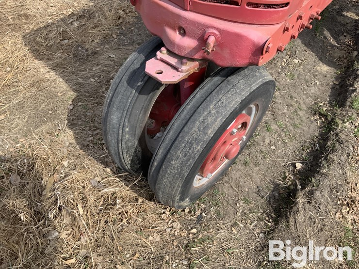 1944-farmall-m-2wd-tractor-image-13