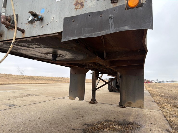 1999-bulkliner-36ft-semi-feed-trailer-image-12